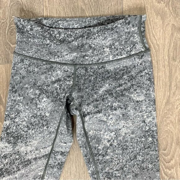 Lululemon Wunder Under Low-Rise Tight *Full-On Luxtreme 28" Area Ice Grey Size 4 - Picture 7 of 15